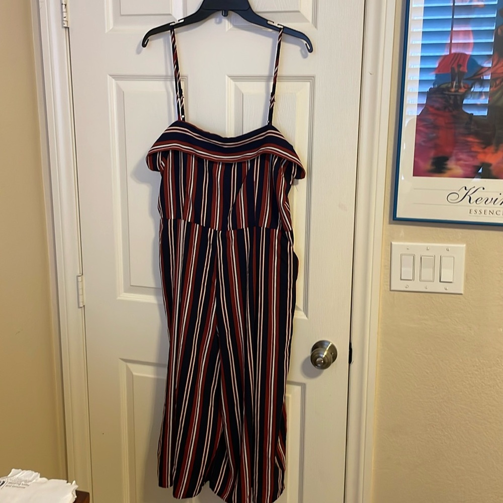 Striped romper / jumpsuit Xl blue n burgundy excellent condition